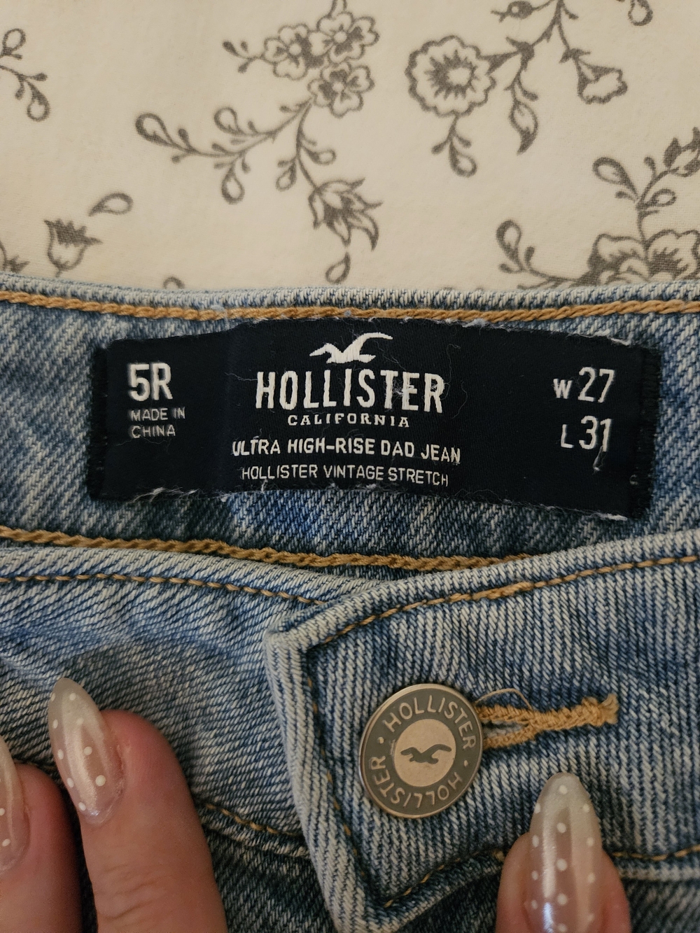 Hollister Ultra High-Rise Dad Jeans in Light Blue Denim